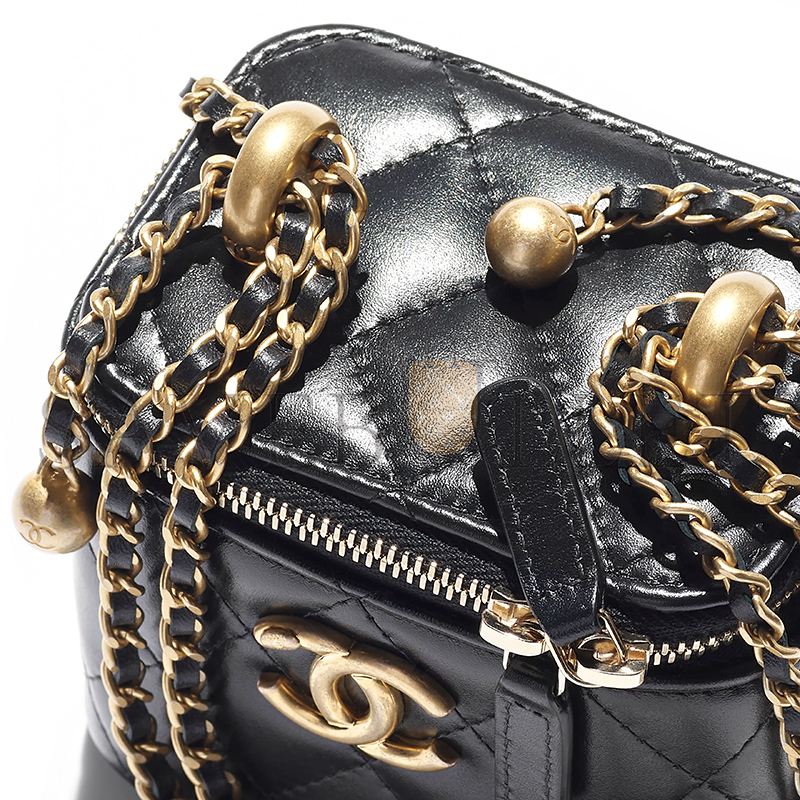 CHANEL SMALL VANITY WITH CHAIN SHINY CALFSKIN AP2292 (11*8.5*7cm)